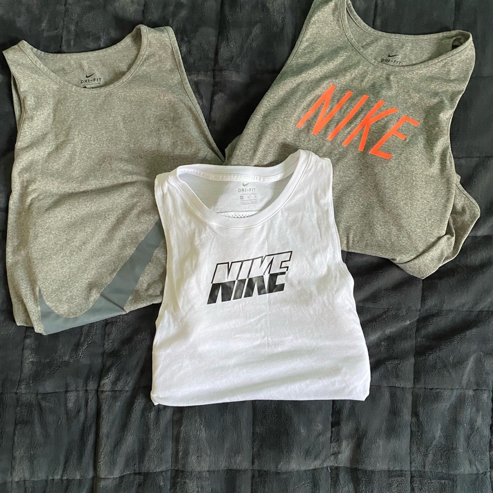 Nike tank top bundle